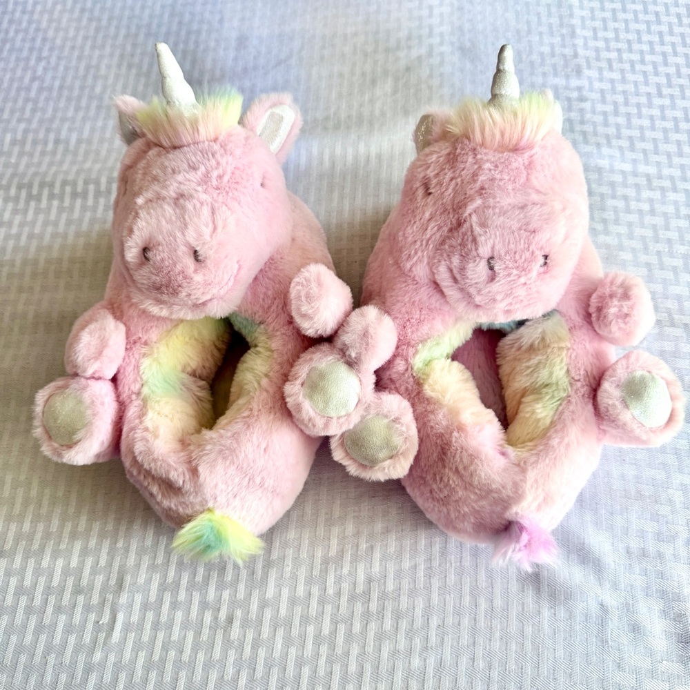 Pink Unicorn Plush Slippers Kids‎ Size L 4/5 Rainbow Pastel Cozy Faux Fur Shoes